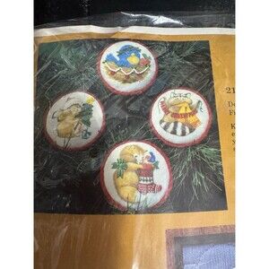 The Creative Circle 2141 Christmas Craft Kit Nature’s Wonderland Makes 4 New